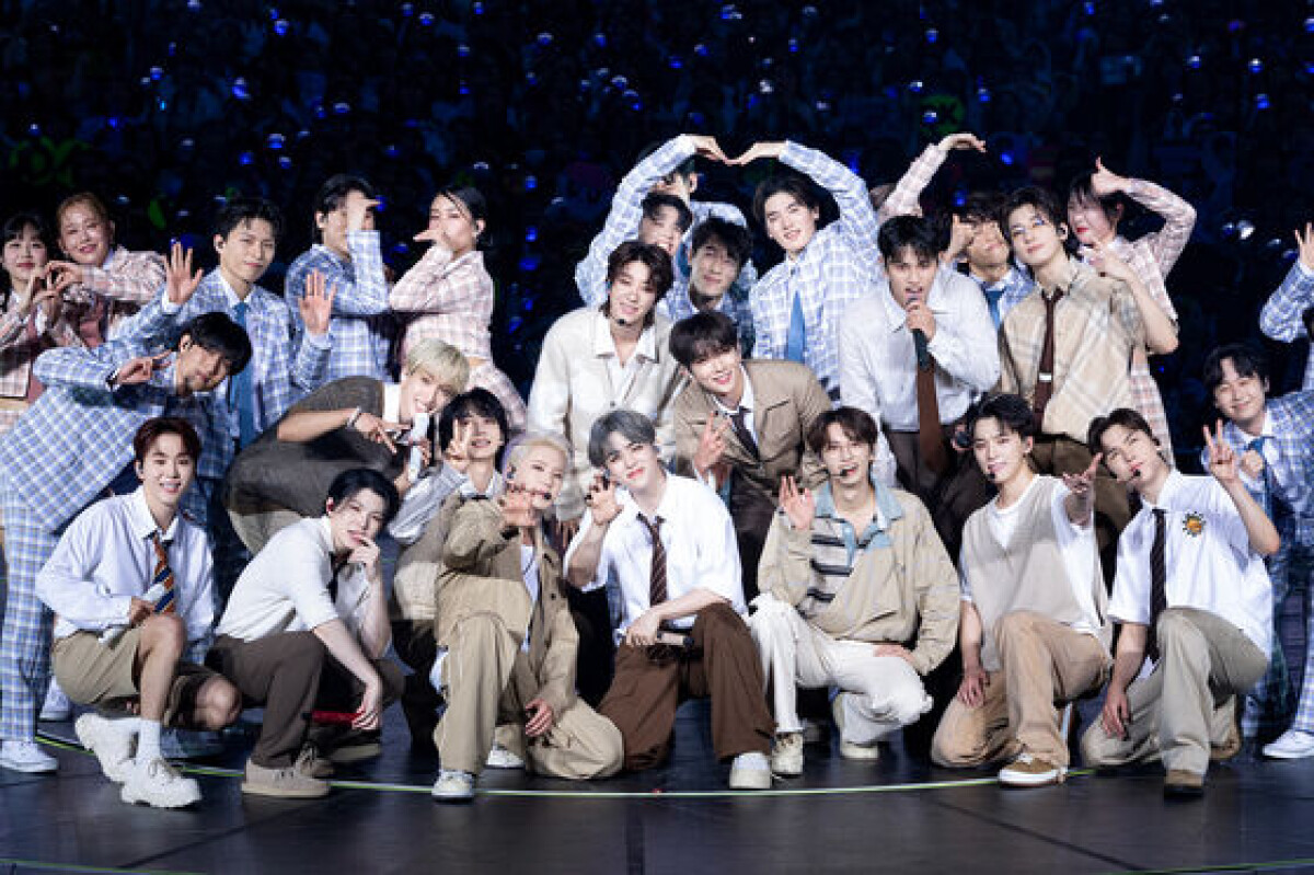 Seventeen caps concerts for 144,000 fans at Japan's Nissan Stadium