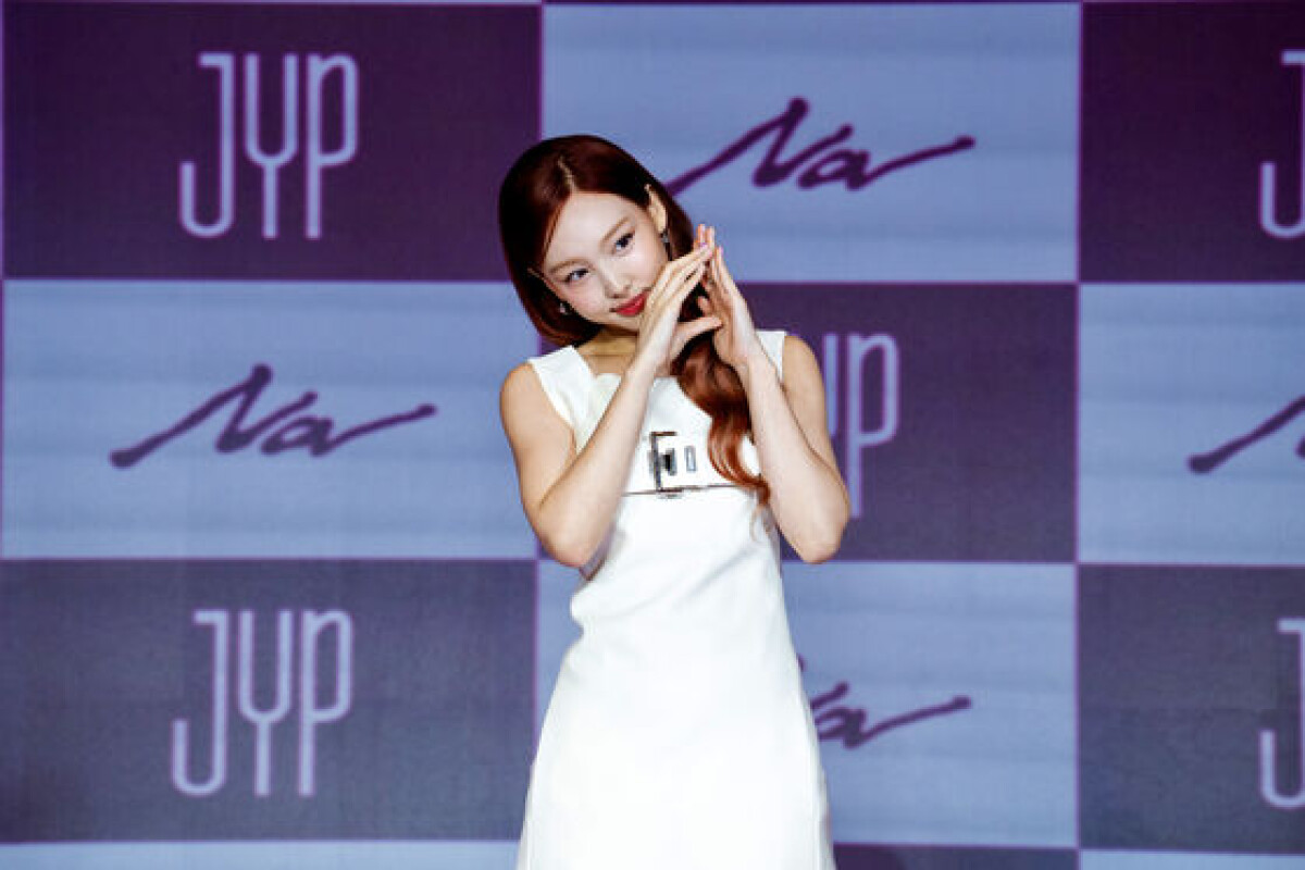 Twice's Nayeon promises to show 'different side' to fans with new