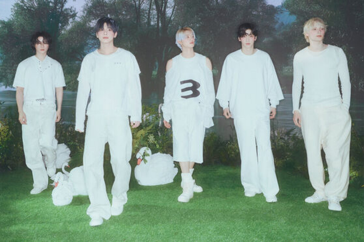 Tomorrow x Together to release new version of 'SSS (Sending Secret