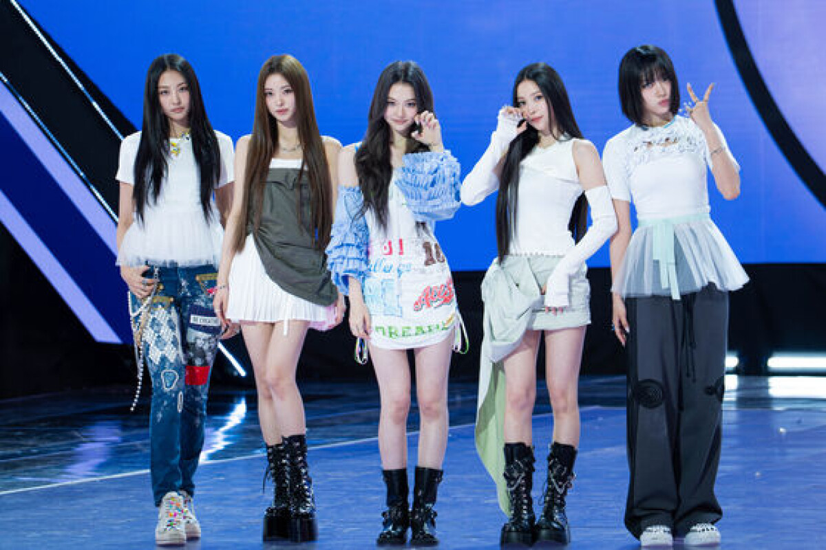 K-pop rookie group Meovv breaks free with pop-rock track 'Drop Top