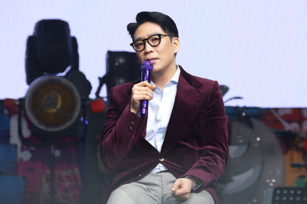 MC Mong announces new album, concert before heading overseas to study